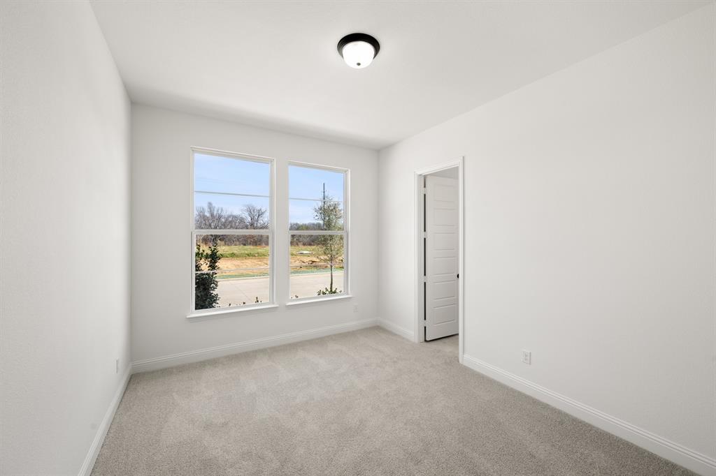 4728 Hawthorn Hills Lane Property Photo 12