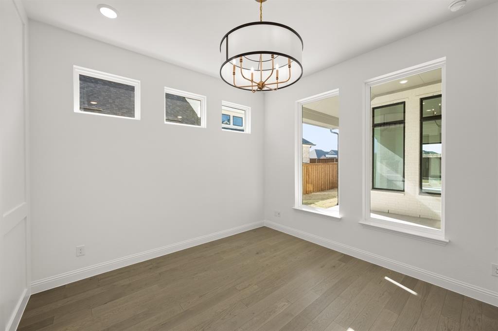 4728 Hawthorn Hills Lane Property Photo 18