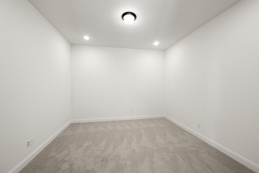 4728 Hawthorn Hills Lane Property Photo 20