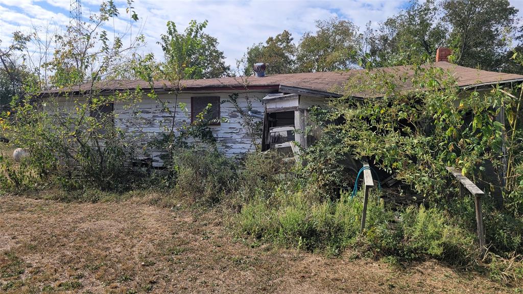 9999 County Road 2884 Property Photo 2