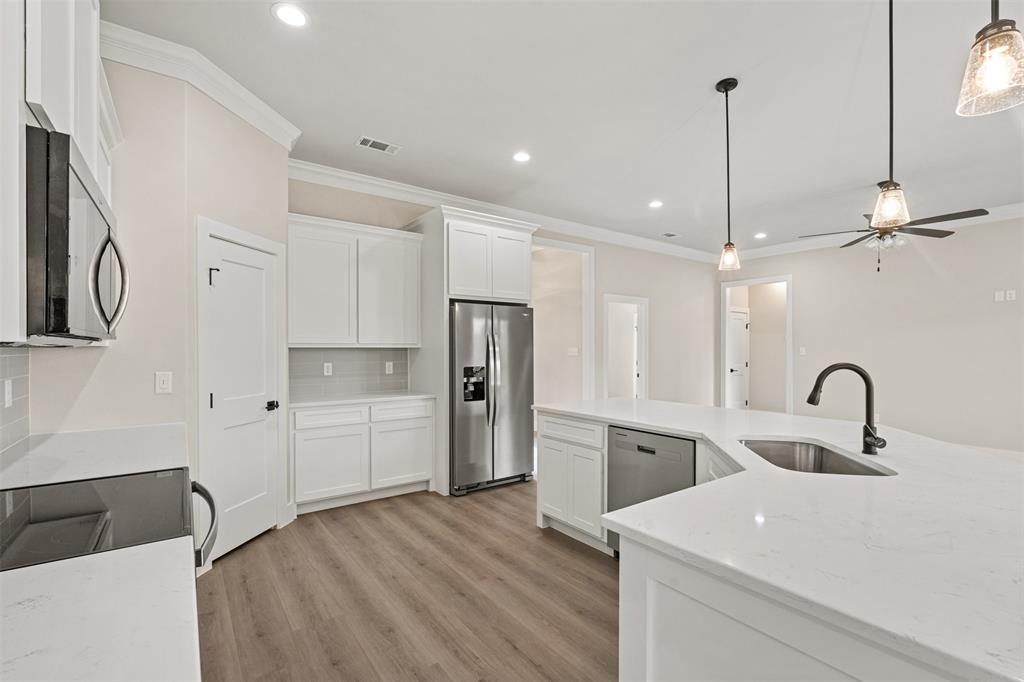 506 Limestone Circle Property Photo 8