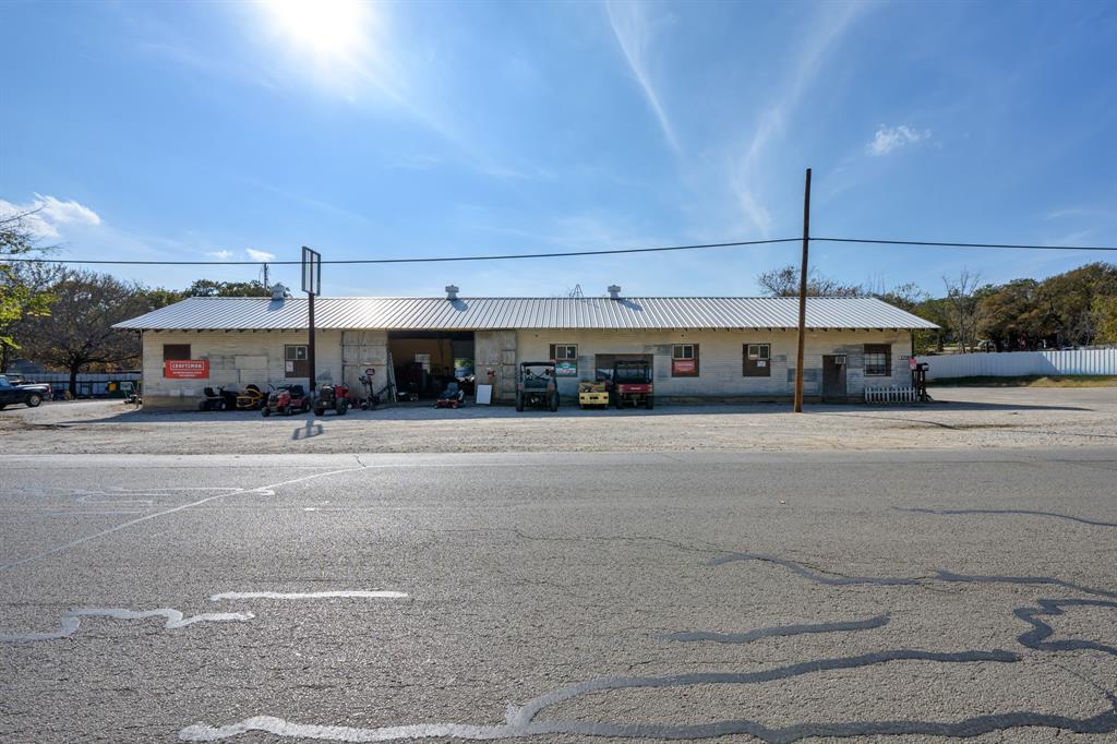 2220 Old Millsap Highway Property Photo 1