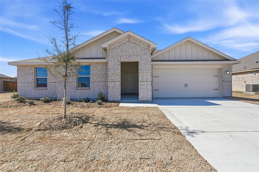 1917 Reveille Way Property Photo 1
