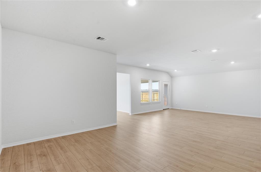 1917 Reveille Way Property Photo 4