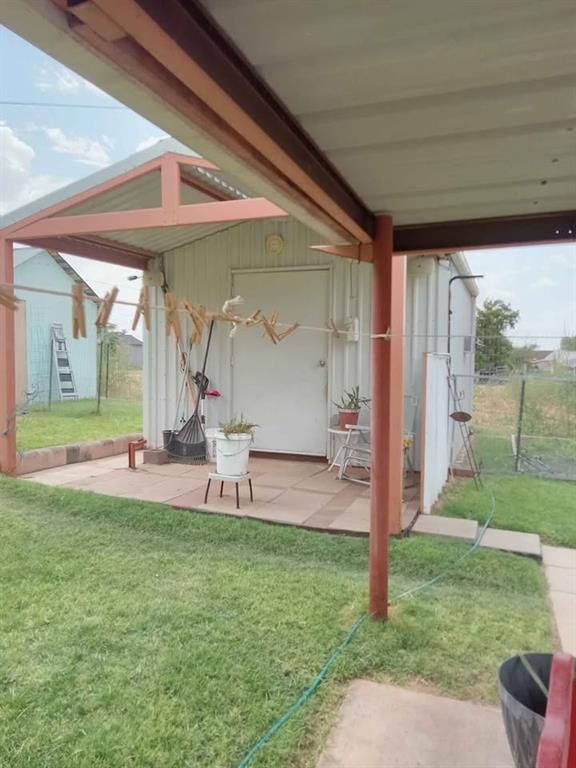 408 E Johnston Street Property Photo 5