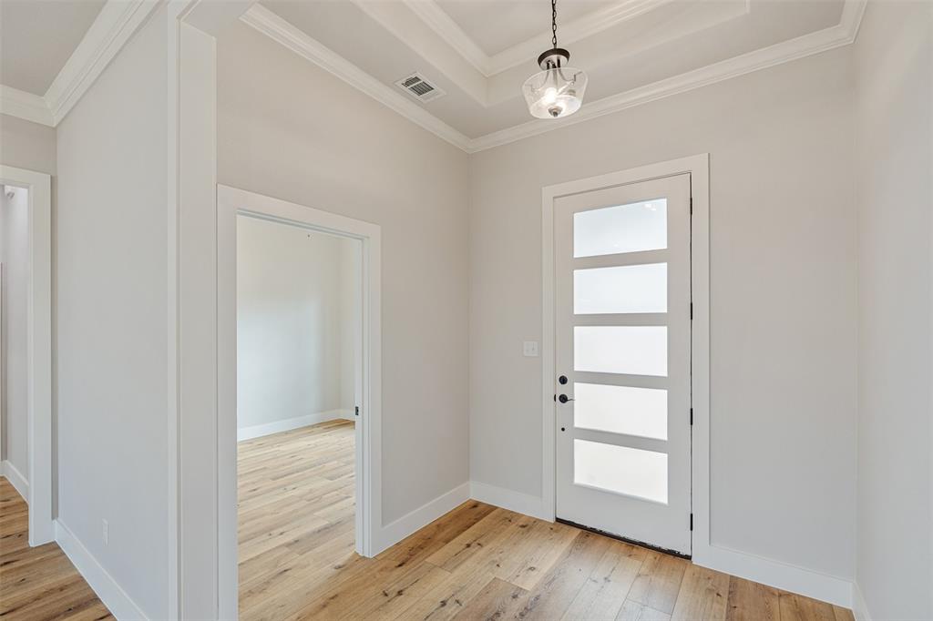 504 Limestone Circle Property Photo 2
