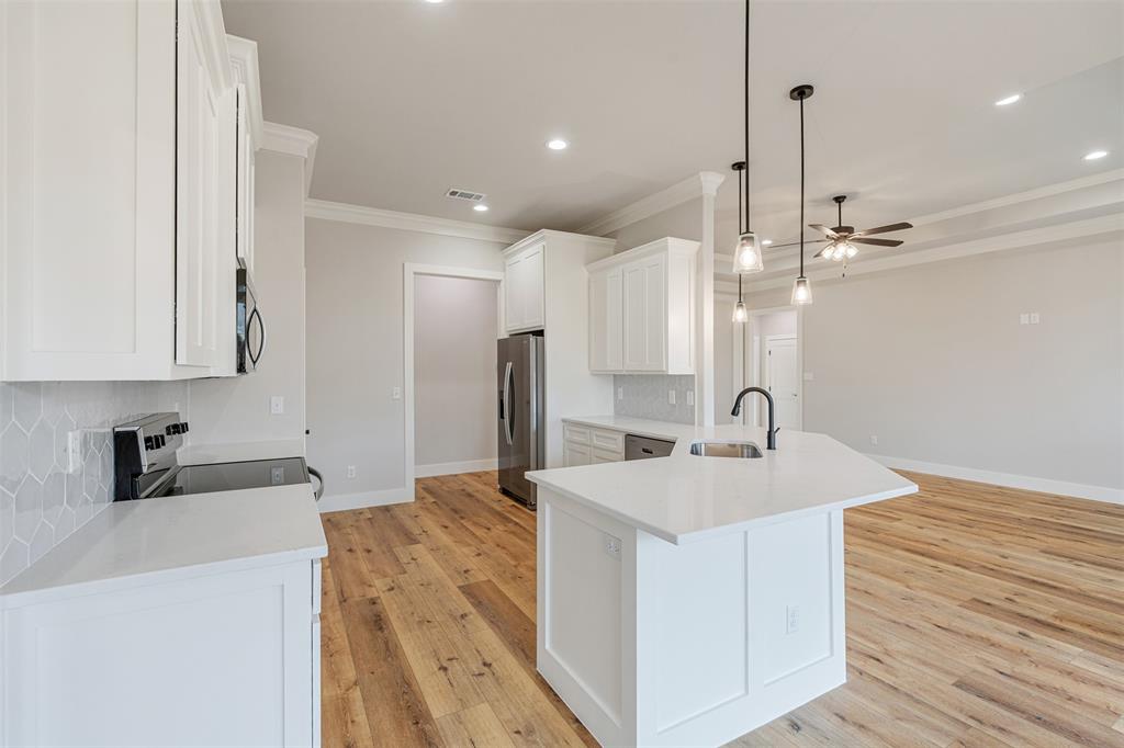 504 Limestone Circle Property Photo 7