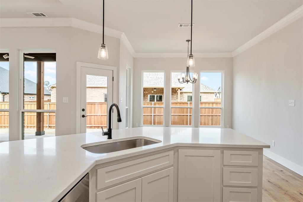 504 Limestone Circle Property Photo 9