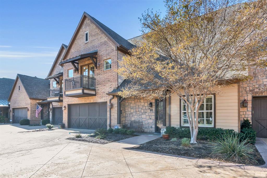 332 Watermere Drive Property Photo 3