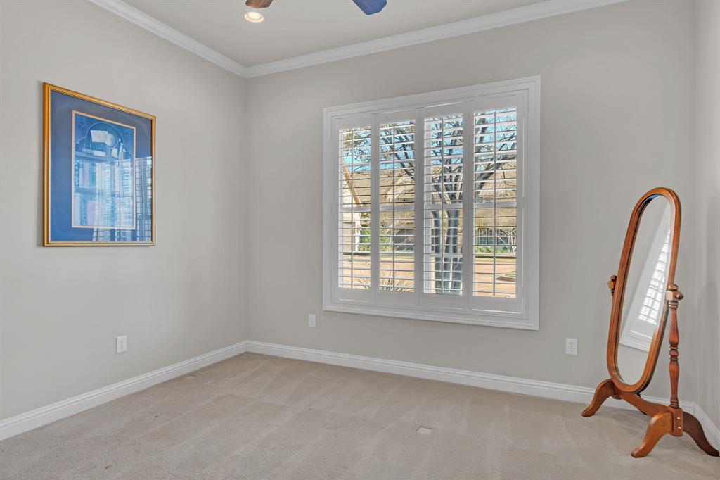 332 Watermere Drive Property Photo 7