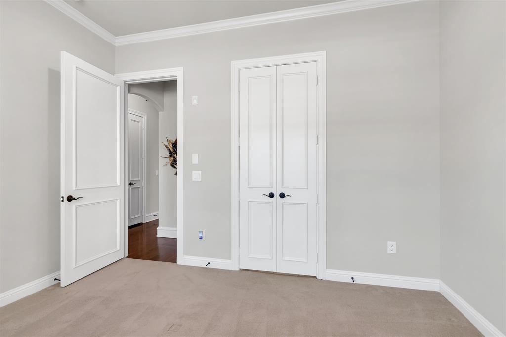 332 Watermere Drive Property Photo 8