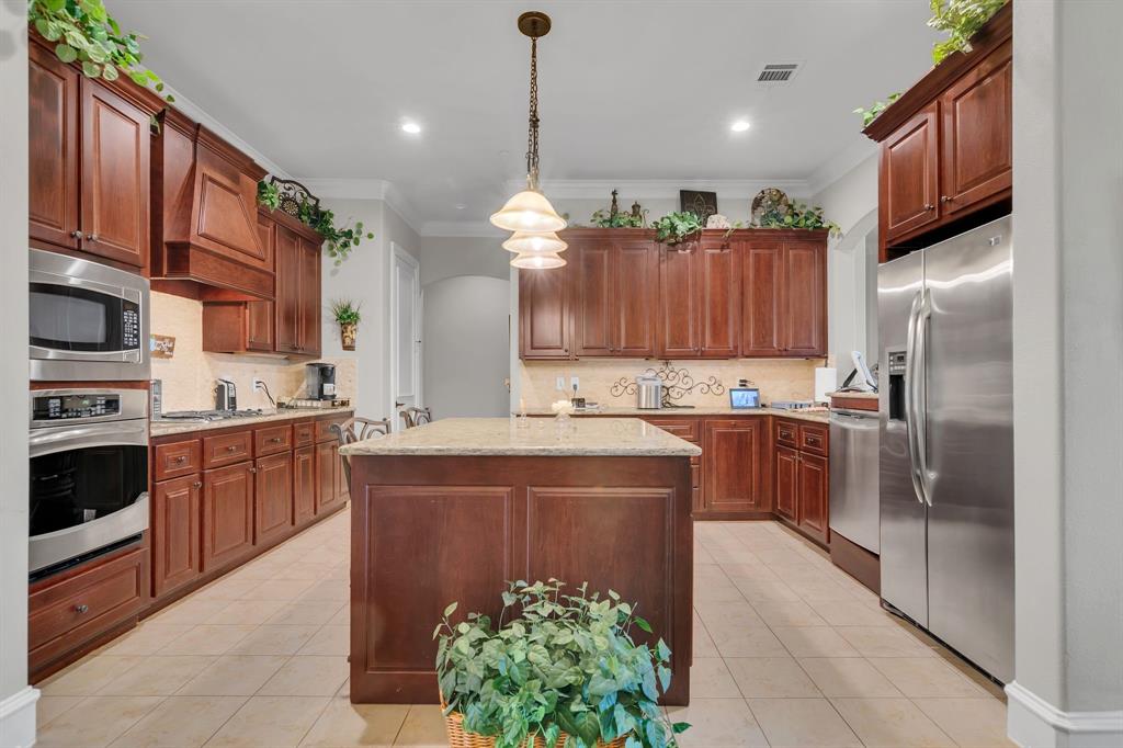 332 Watermere Drive Property Photo 14