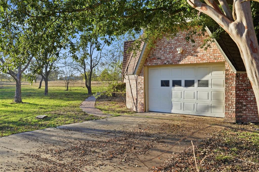 4581 County Road 2624 Property Photo 11