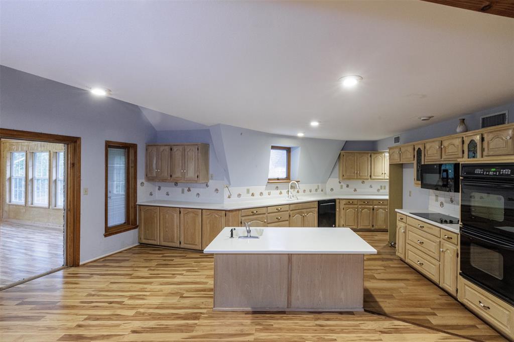 4581 County Road 2624 Property Photo 15