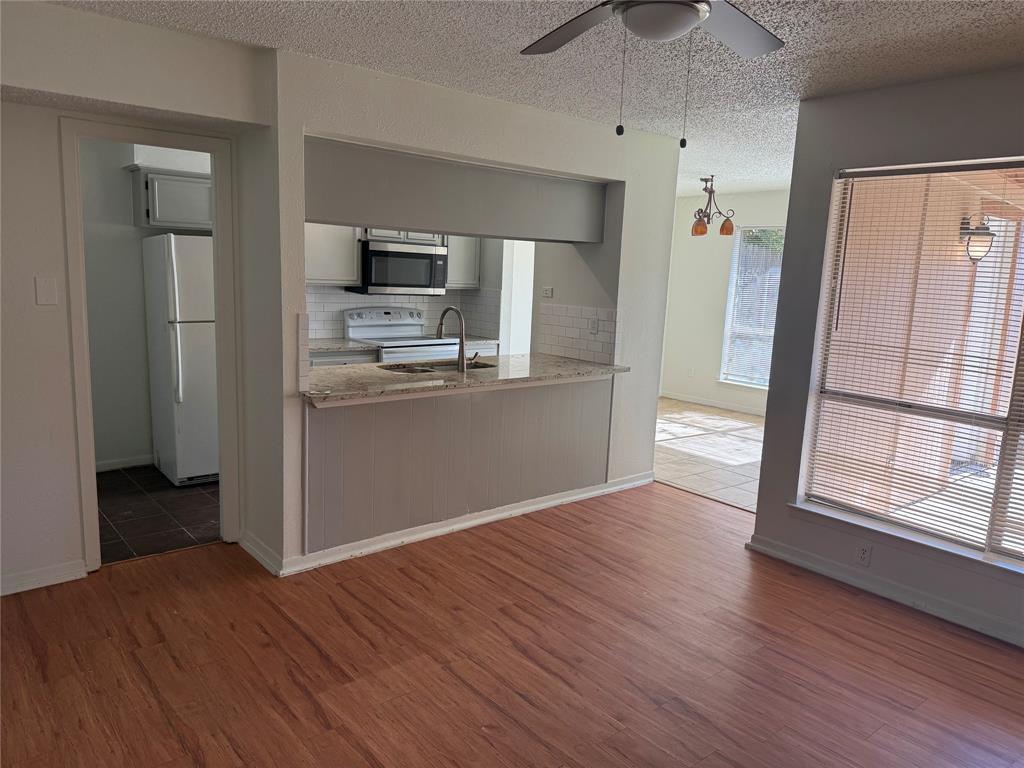 2016 Westbain Drive Property Photo 2