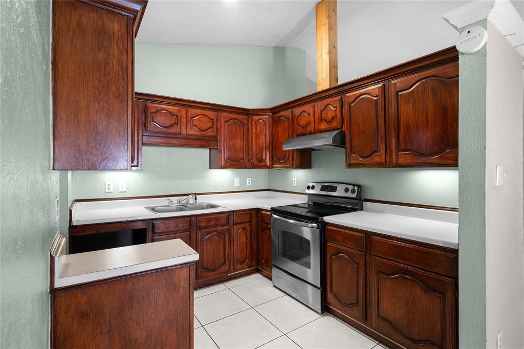 9319 Rutherglen Drive Property Photo 2