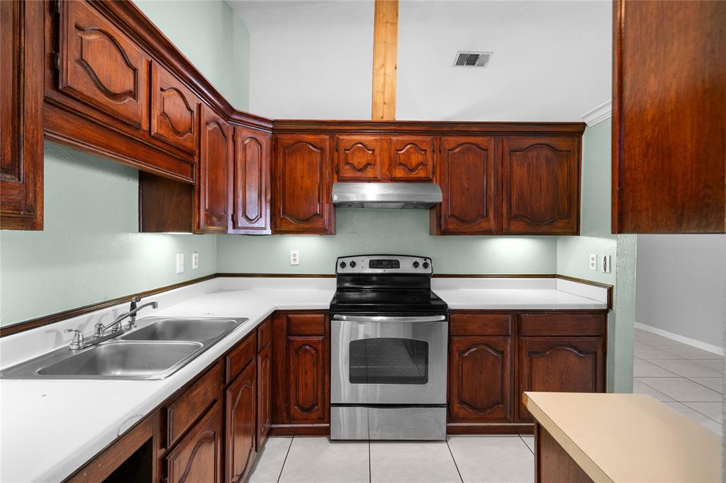 9319 Rutherglen Drive Property Photo 3