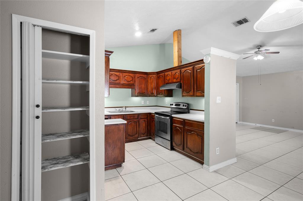 9319 Rutherglen Drive Property Photo 4