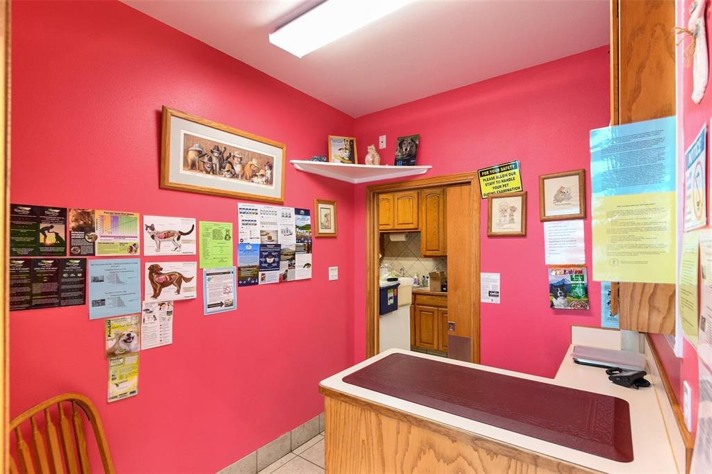 2500 Harwood Road Property Photo 14