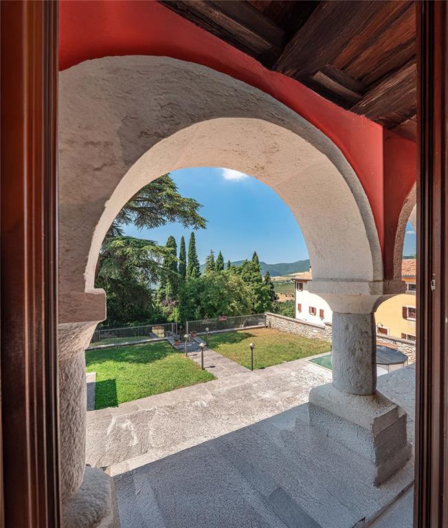 Località 2 Via Pavarana Property Photo 3