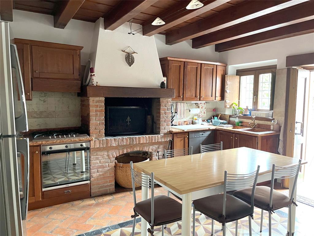 Località 2 Via Pavarana Property Photo 14