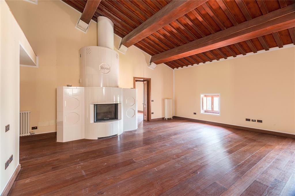 Località 2 Via Pavarana Property Photo 27
