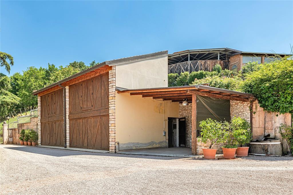 Località 2 Via Pavarana Property Photo 34