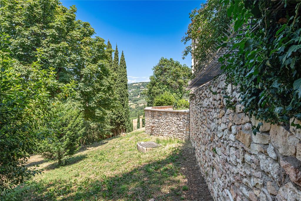 Località 2 Via Pavarana Property Photo 37