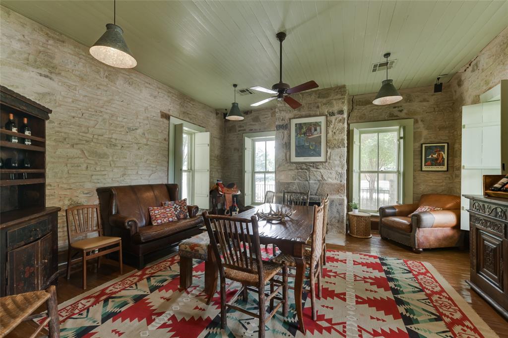 802 S Austin Street Property Photo 10