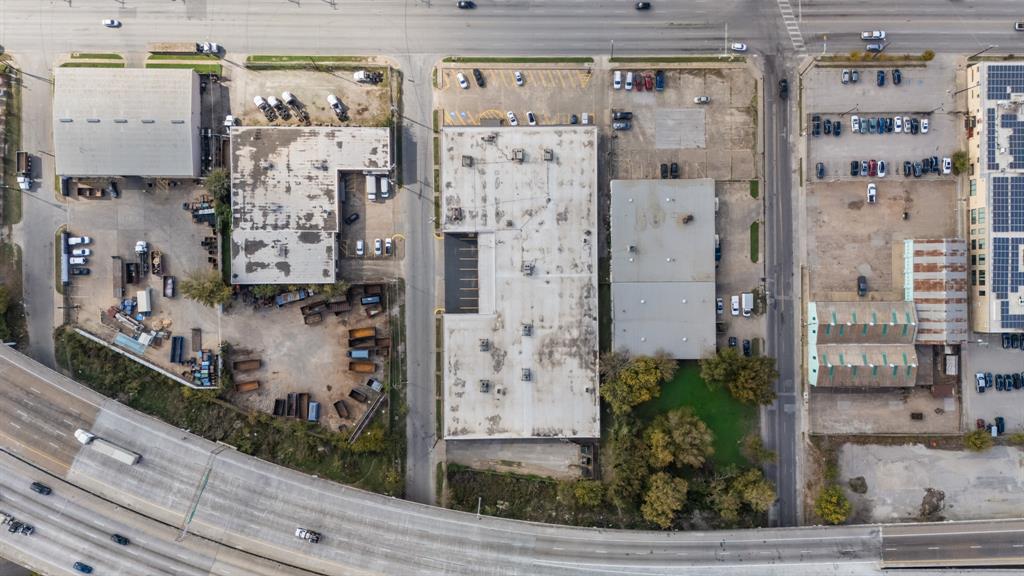 1912 S Good Latimer Expressway Property Photo 12