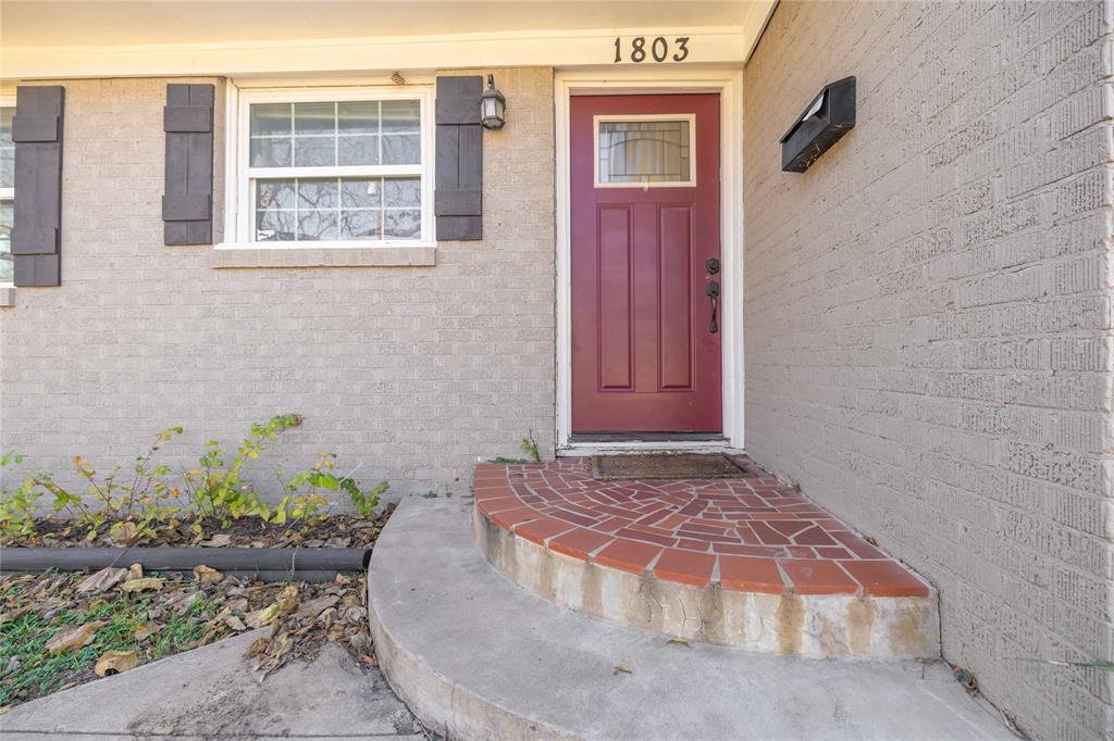 1803 4th St Property Photo 1