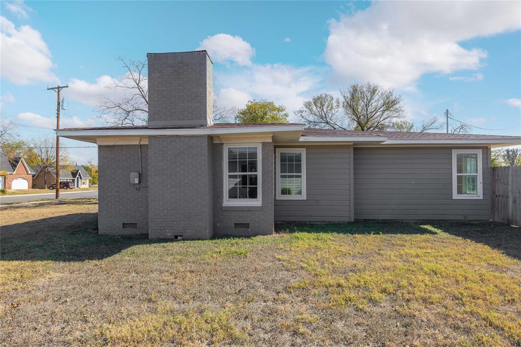 1803 4th St Property Photo 4