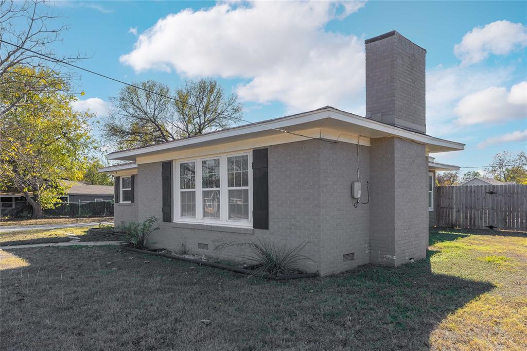 1803 4th St Property Photo 5