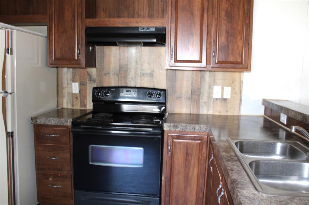 10594 County Road 2138 Property Photo 12