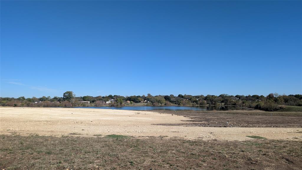 317 Lakeside Landing Property Photo 3