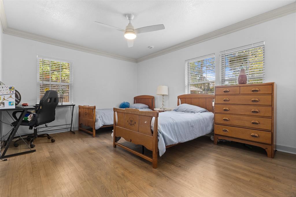 4809 Waldron Avenue Property Photo 15