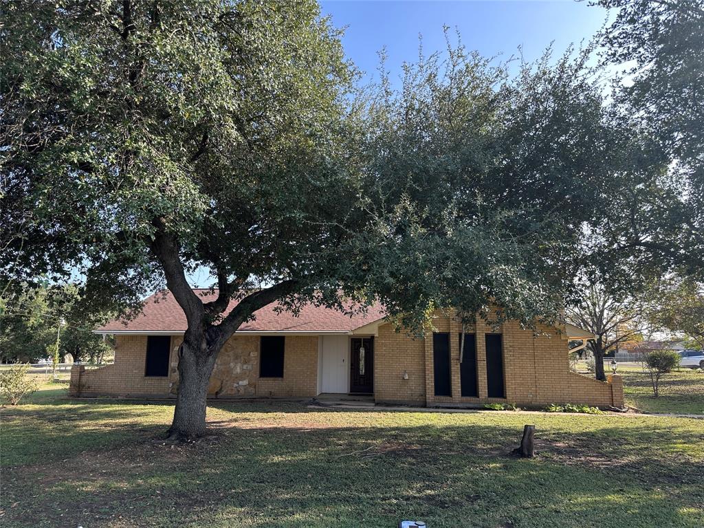 137 Oakview Circle Property Photo 1