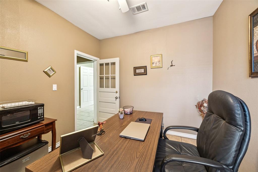 1738 Nomas Street Property Photo 19