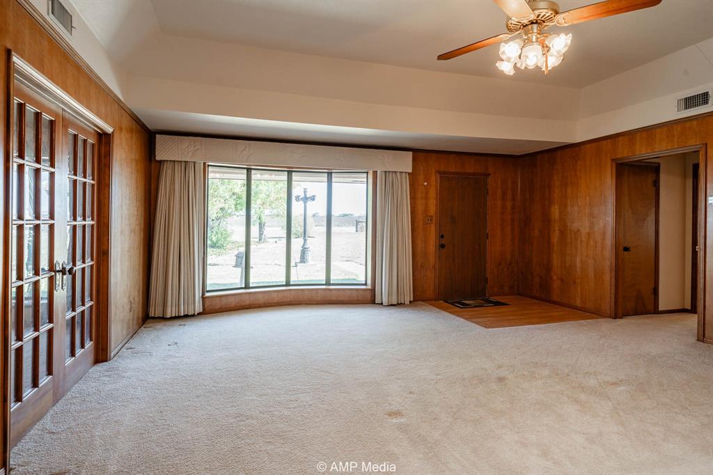 1102 Elmdale Road Property Photo 3