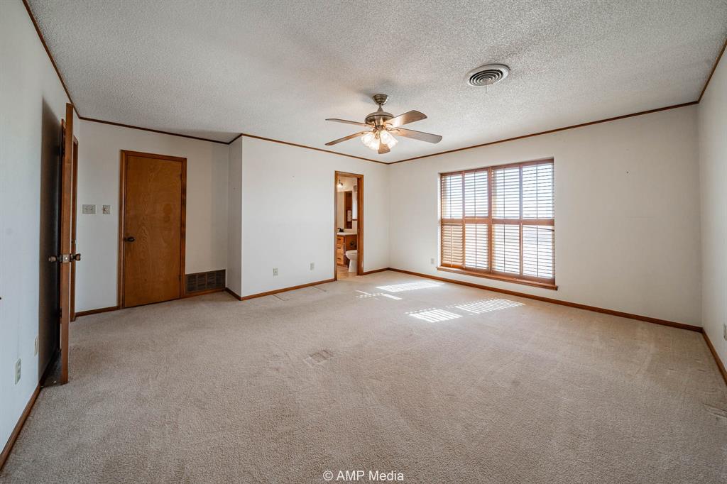 1102 Elmdale Road Property Photo 11