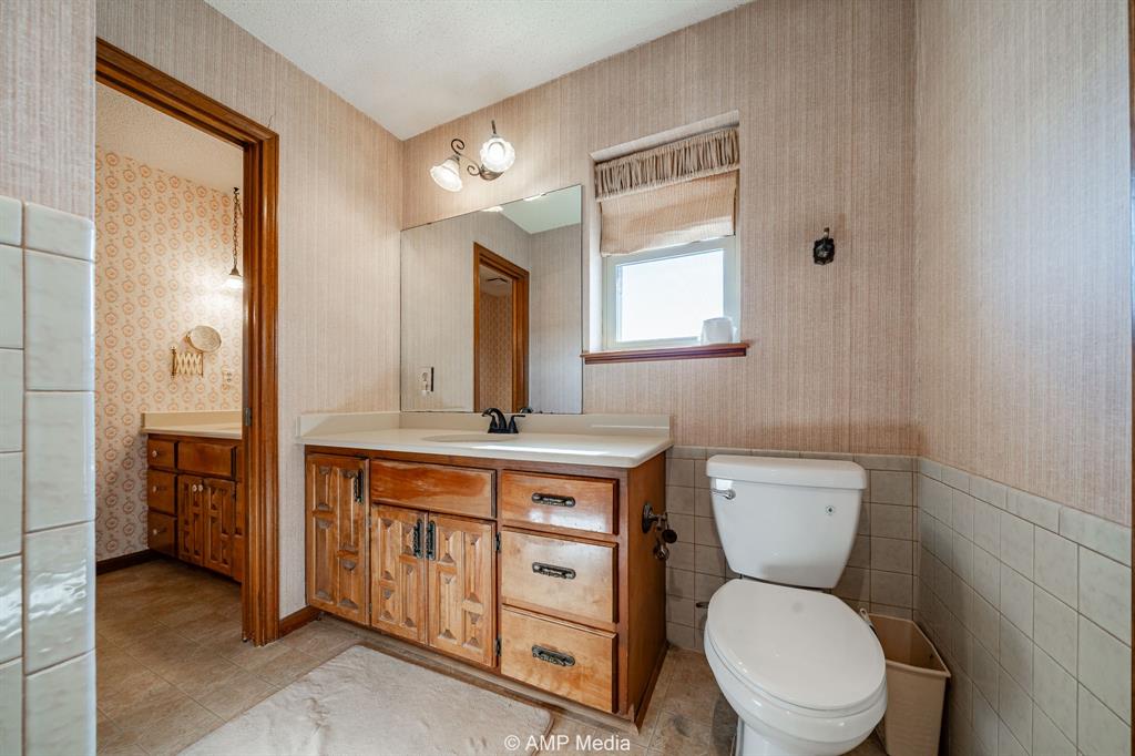 1102 Elmdale Road Property Photo 13