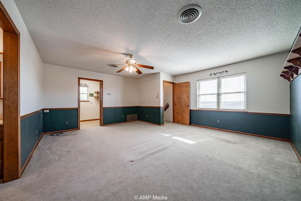 1102 Elmdale Road Property Photo 14