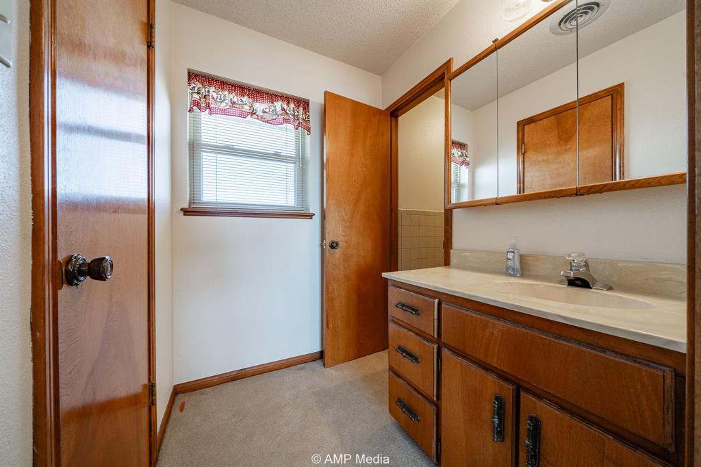 1102 Elmdale Road Property Photo 15