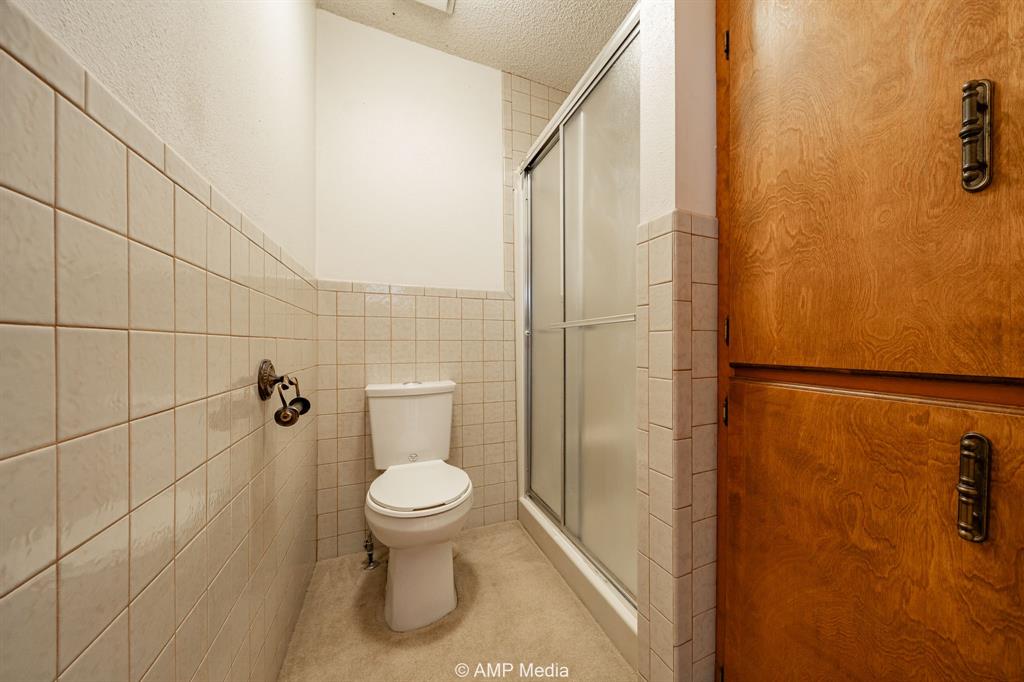 1102 Elmdale Road Property Photo 16