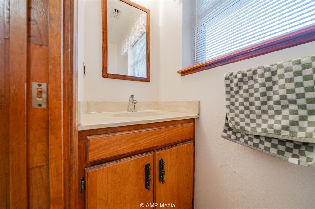 1102 Elmdale Road Property Photo 18