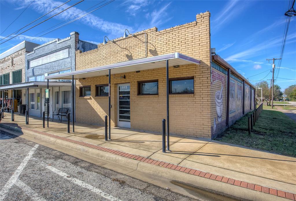 115 N Houston Street Property Photo 1