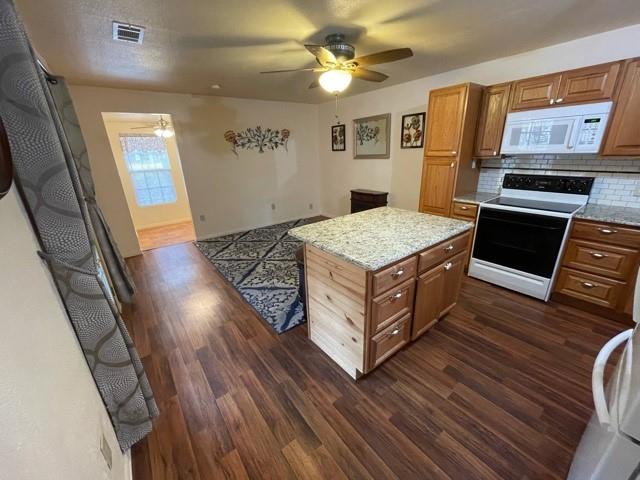 7118 Back Forty Court Property Photo 4