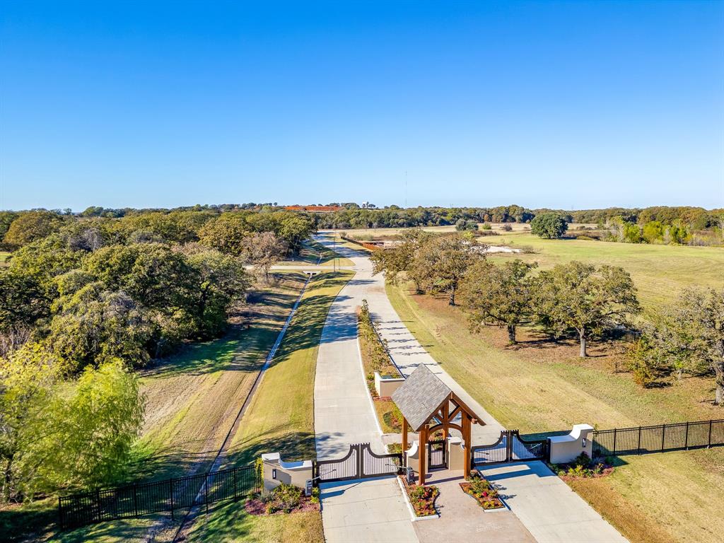 10217 Belle Oak Court Property Photo 3