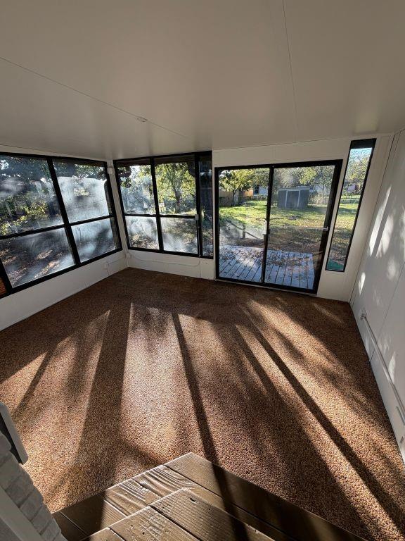 905 Brown Trail Property Photo 15
