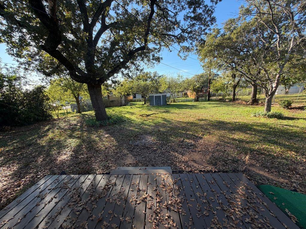 905 Brown Trail Property Photo 16